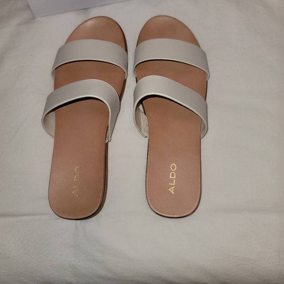 Aldo Brand new with box never worn  white leather smooth sandal size 9 - Picture 7 of 7
